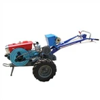 المشي خلف الجرار